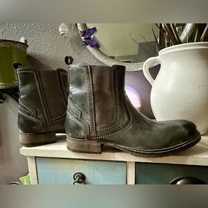 Men’s Roan Boots size 11